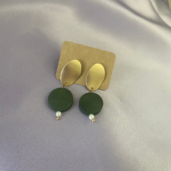 LAST ONE 💖Nature Green Wood Earrings - Picture 3 of 6